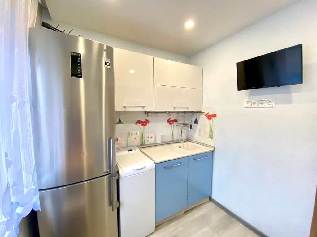 Апартаменты с 3 изолированными комнатами в центре, рядом Воркутауголь