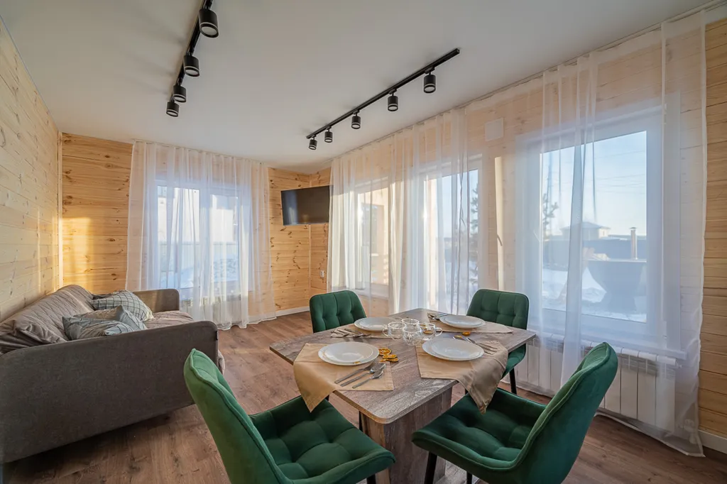 Просторный гостевой хороший дом с горячим банным чаном и баней