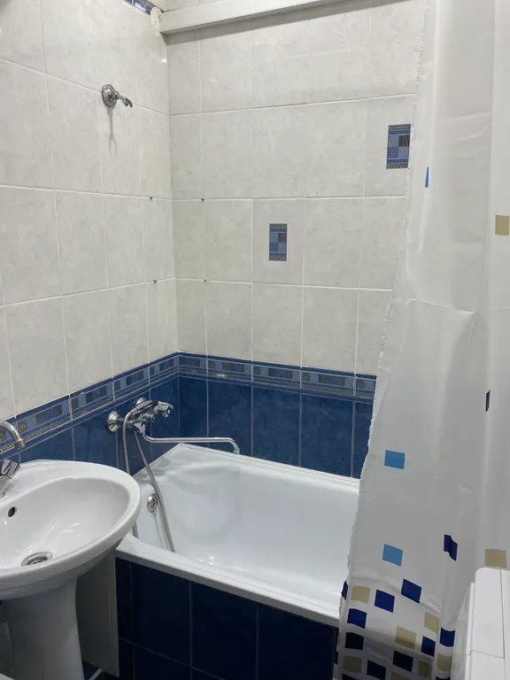 Трехкомнатная квартира в центре Небуга