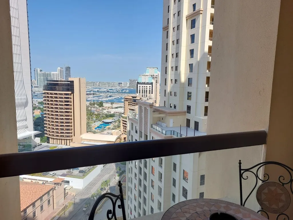 Студия с видом на море