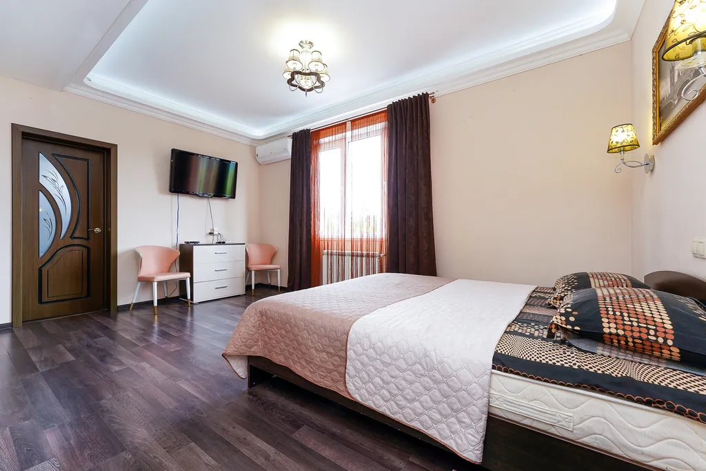 Дом с бассейном