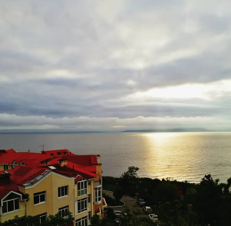 Квартира Отличная студия с видом на море, в центре — аренда посуточно в Владивосток