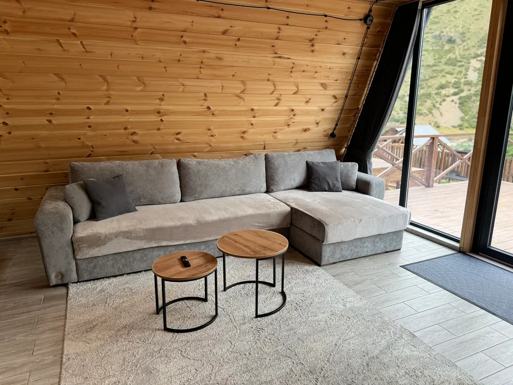 Уютный домик с панорамным видом на горы