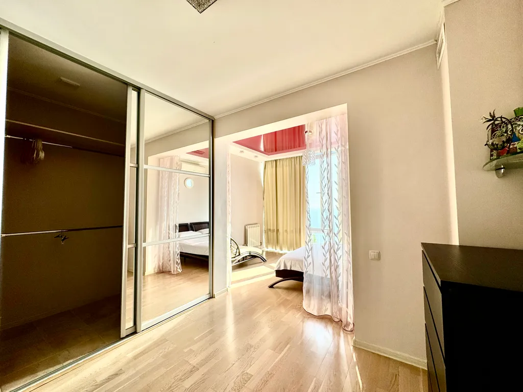 Дом с бассейном