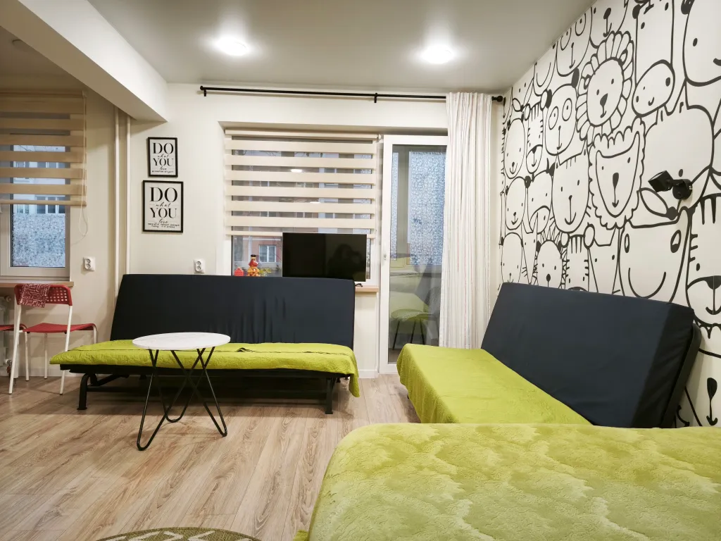 Кв-студия с отдельной спальней с лоджией Центр в5мин, напротив универа