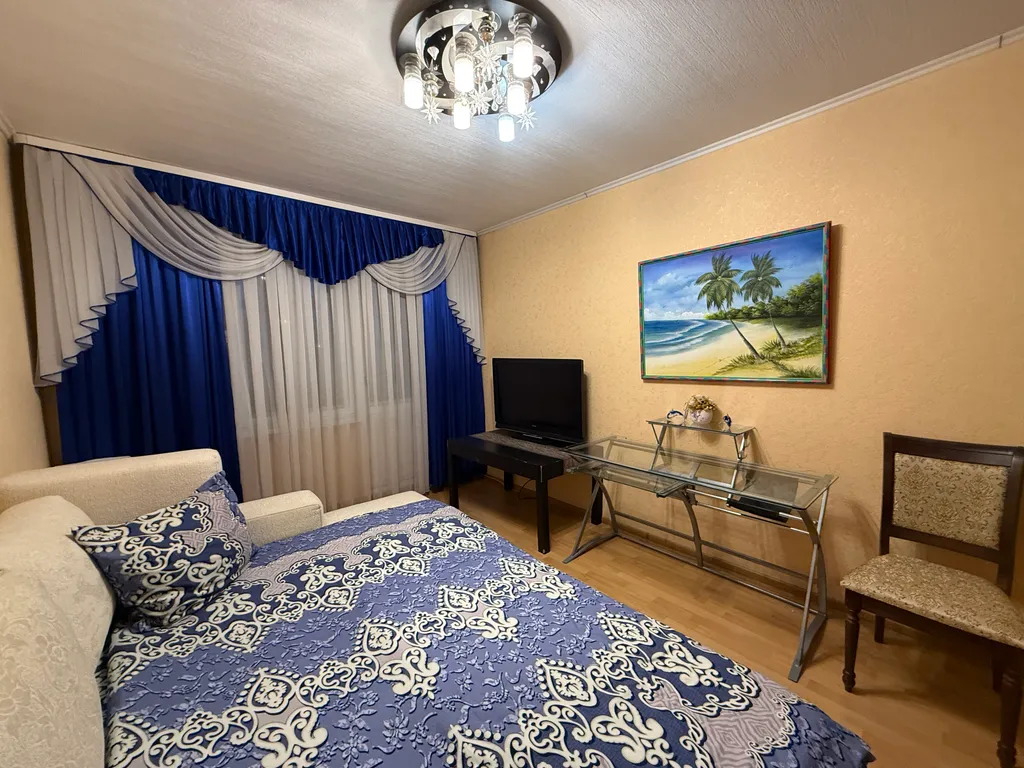 Квартира Комната в карибском стиле в трёхкомнатной квартире — аренда посуточно в Минск