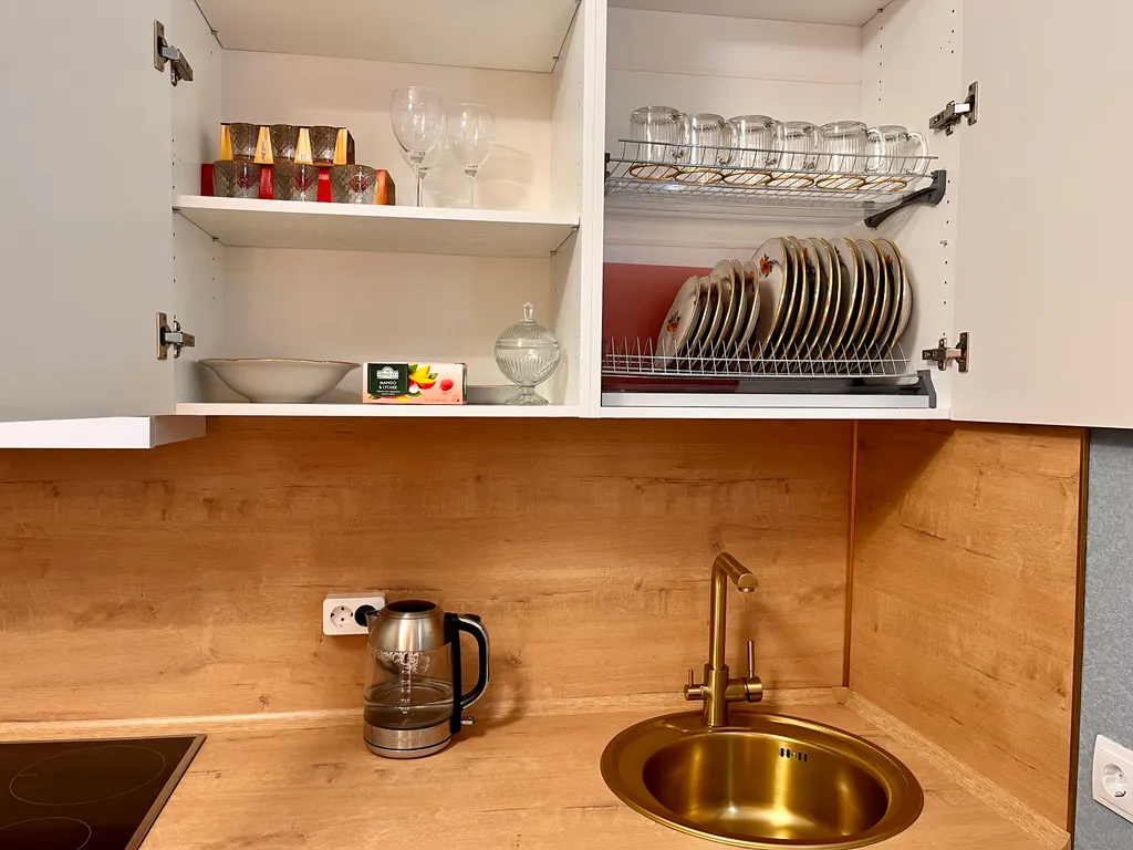 Комфортабельная видовая квартира с дизайнерским ремонтом возле моря