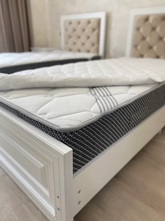 Двухкомнатная квартира с балконом в центре города