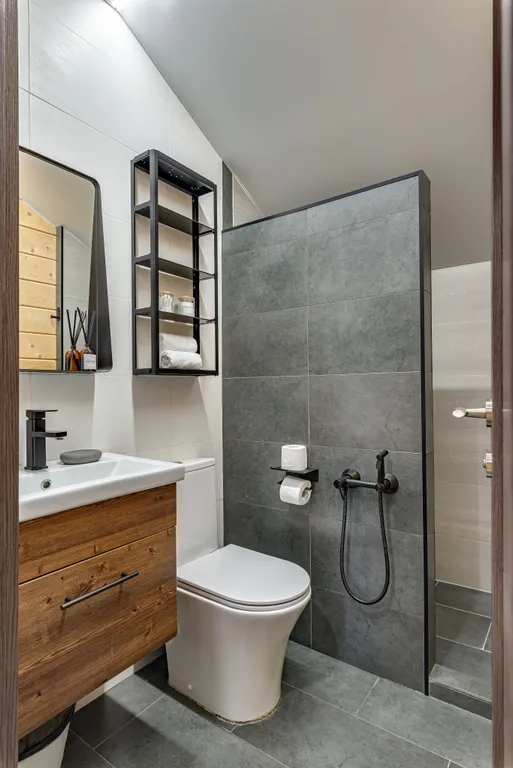 Дом из бруса в лесу с баней и чаном