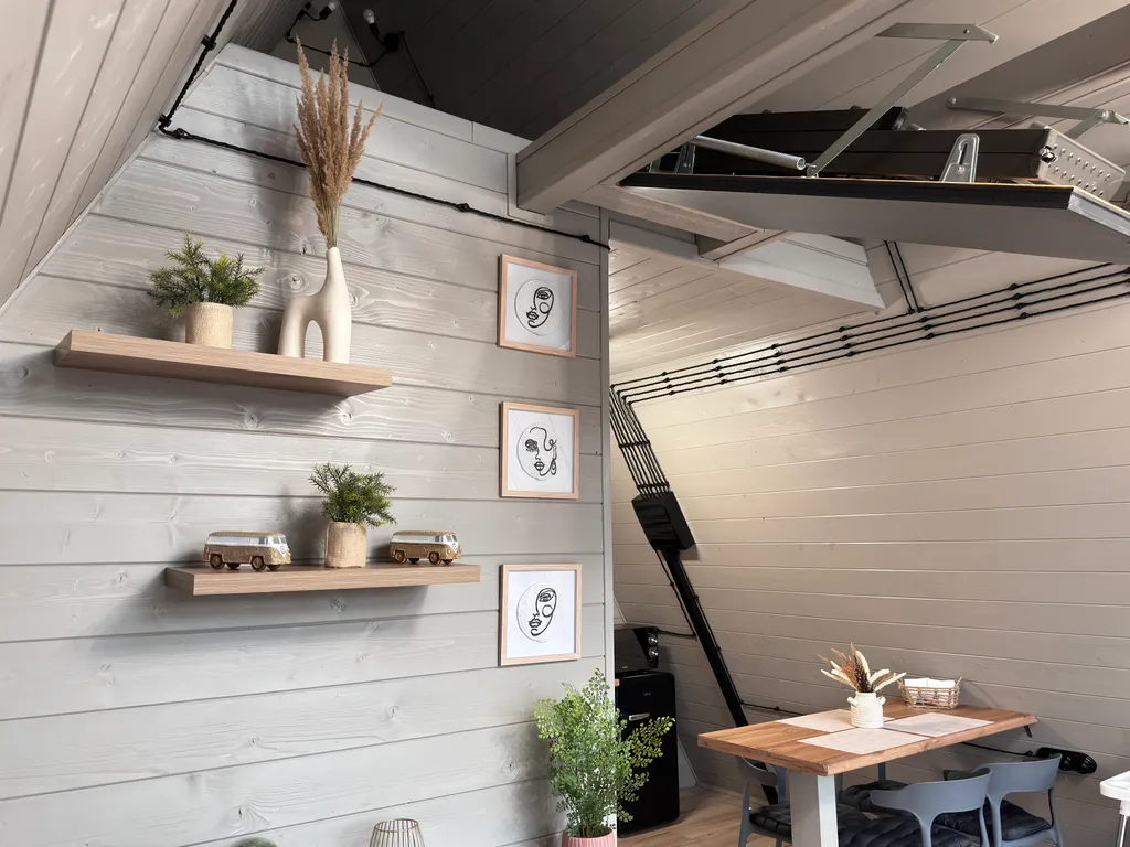 Домик у реки с банным чаном и сап-бордами