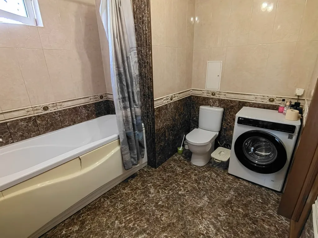 Уютная студия с отдельной спальней в тихом районе приморья