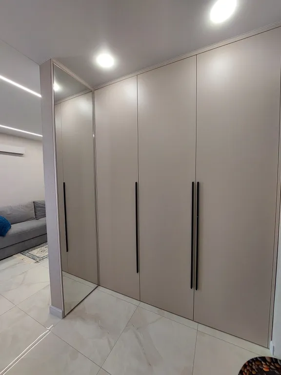 Апартаменты с отдельной спальней в новом доме, центр