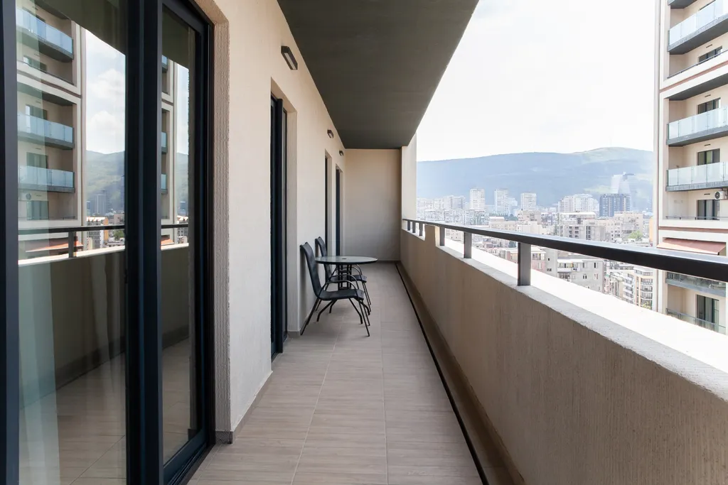 Просторная квартира для большой семьи и c панорамным видом