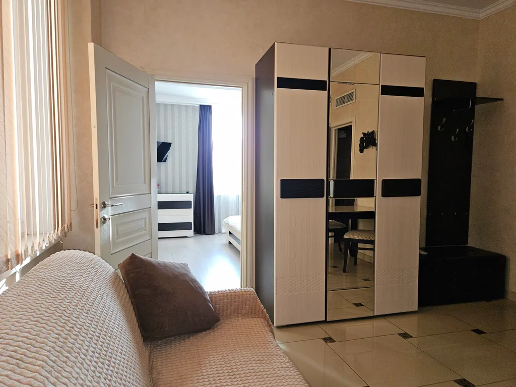 Квартира в центре Адлера с отдельным входом и террасой