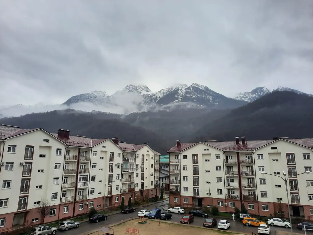 Современная квартира с видом на горы