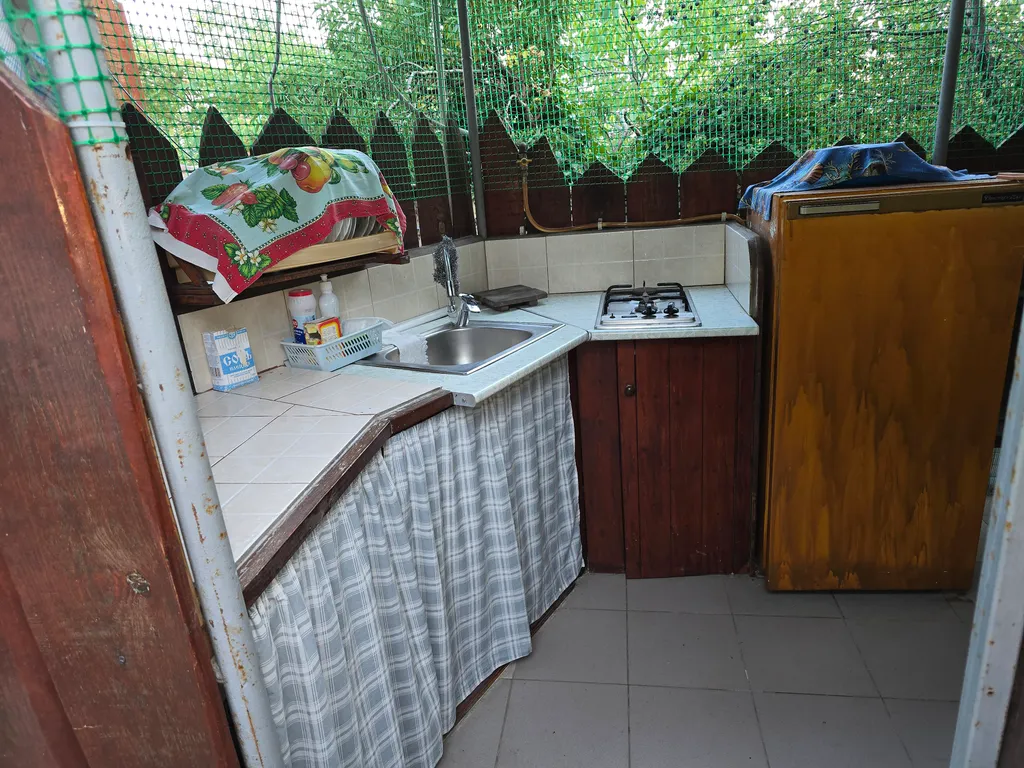 Уютный домик с удобствами, отдельная кухня, беседка, мангал