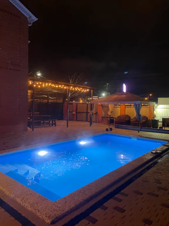 Коттедж с баней и теплым бассейном