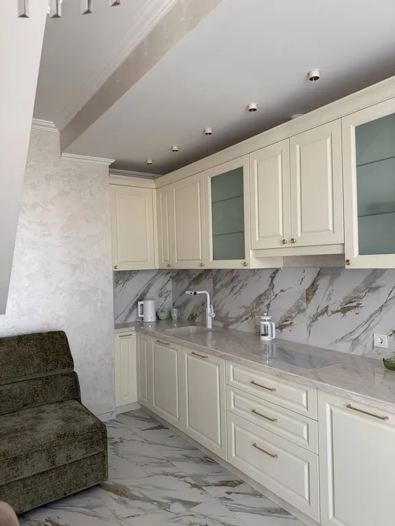 Апартаменты первая линия, Любимовка