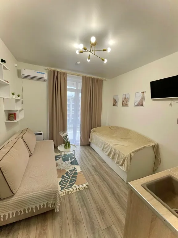 Уютная студия с видом на бассейн