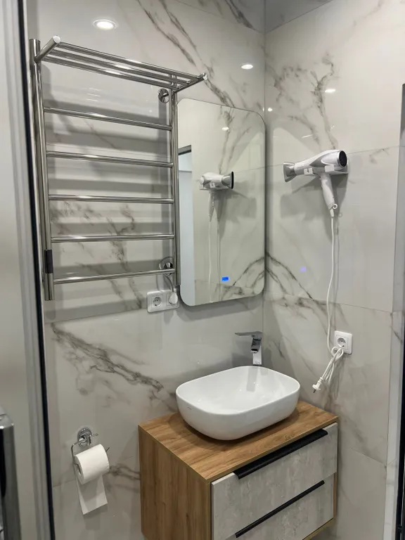 Новая студия с видом на горную реку и лес