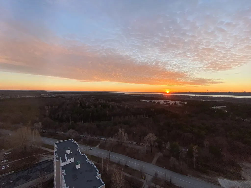 Квартира с большим ТВ у Суворовского училища