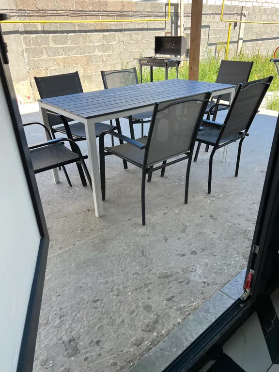 Уютный дом у моря — всего в пяти минутах пешком от пляжа