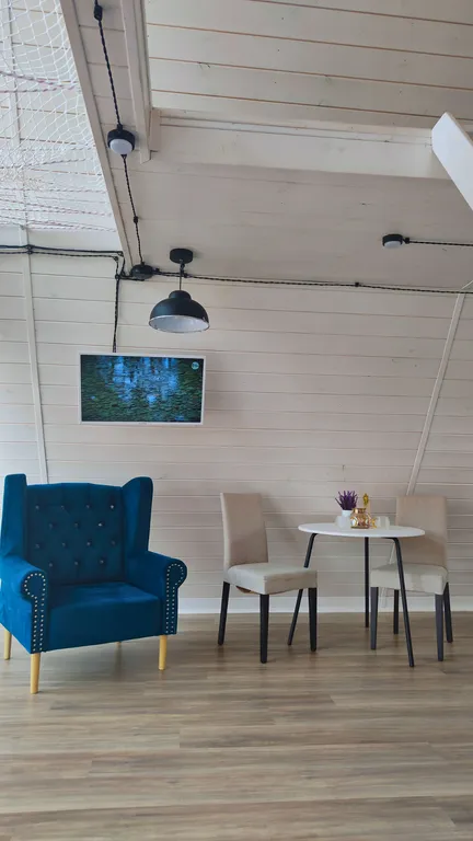 Уютный дом в стиле Афрейм в черте города