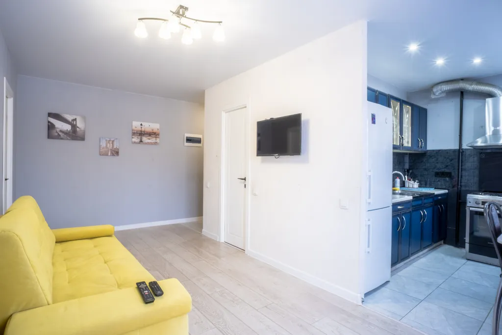 Евротрешка рядом с парком