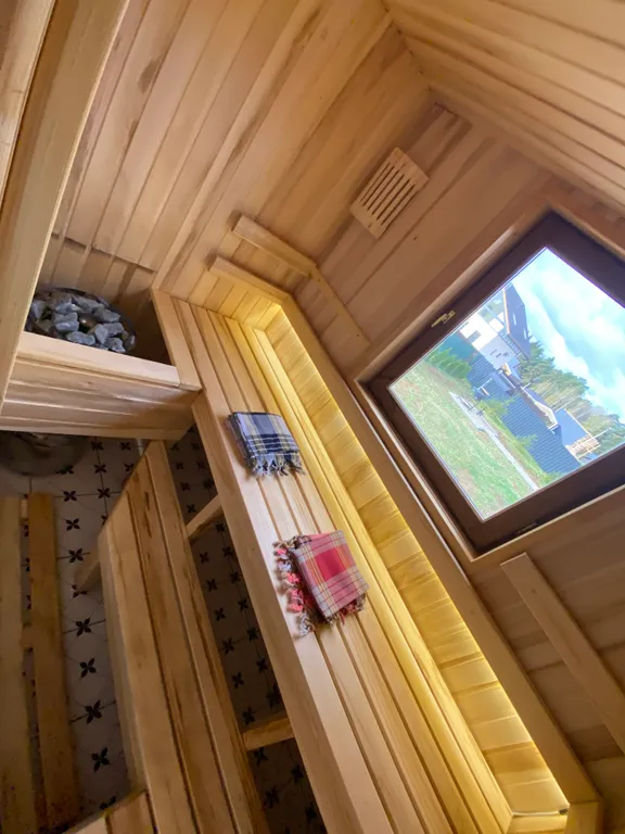 Коттедж Дом с сауной на границе с лесом и озером — Семеновское