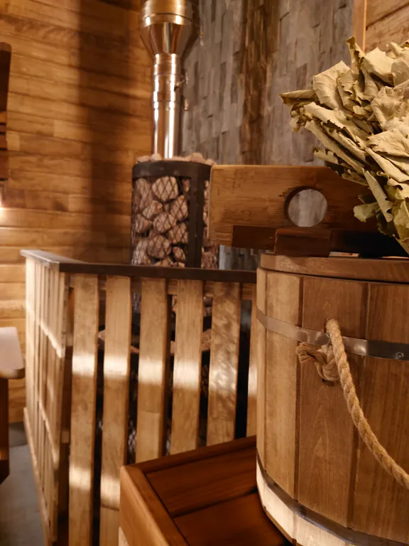 Дом с баней и бассейном на большую компанию