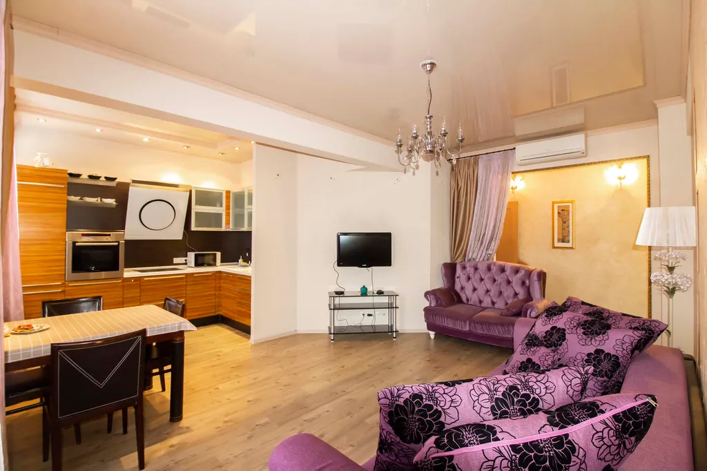 Красивая большая двухкомнатная квартира в микрорайоне Красный Камень