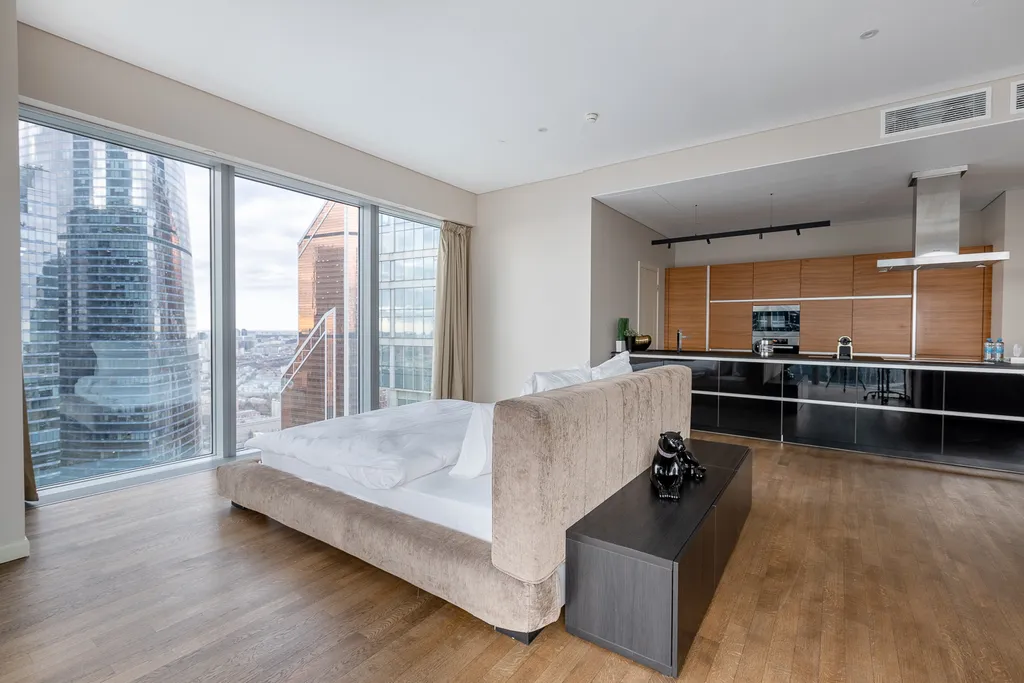 Lux  Jacuzzi floor 48