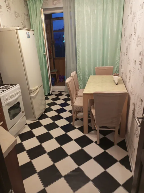 Рядом с метро