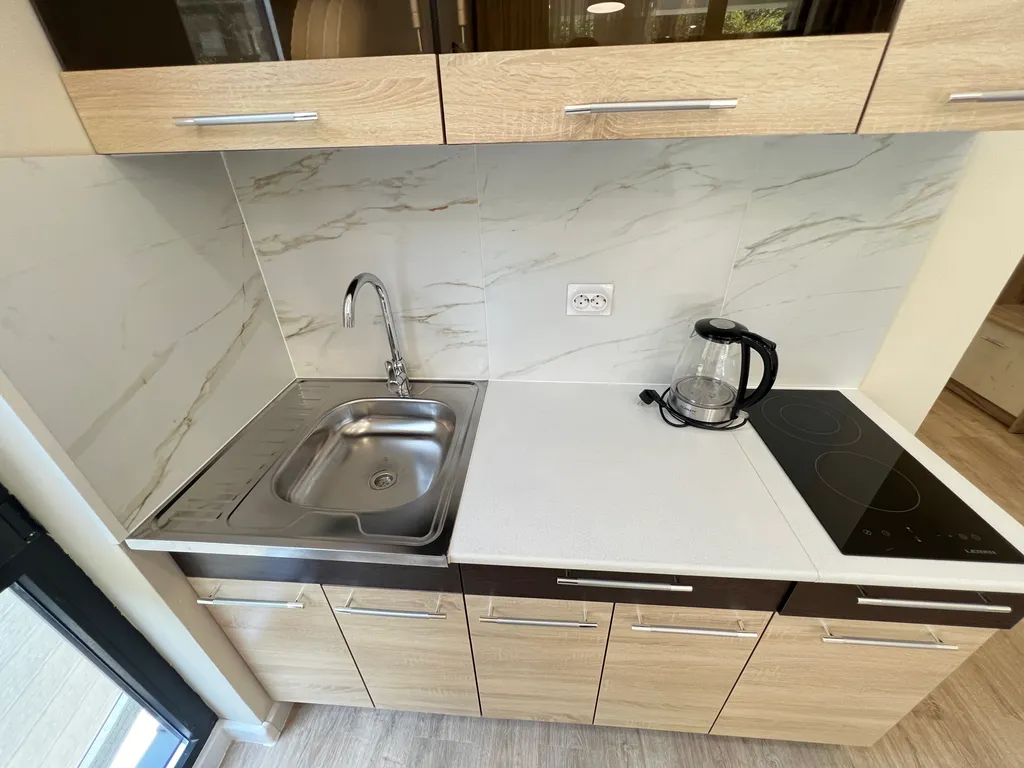 Уютная студия с бассейном