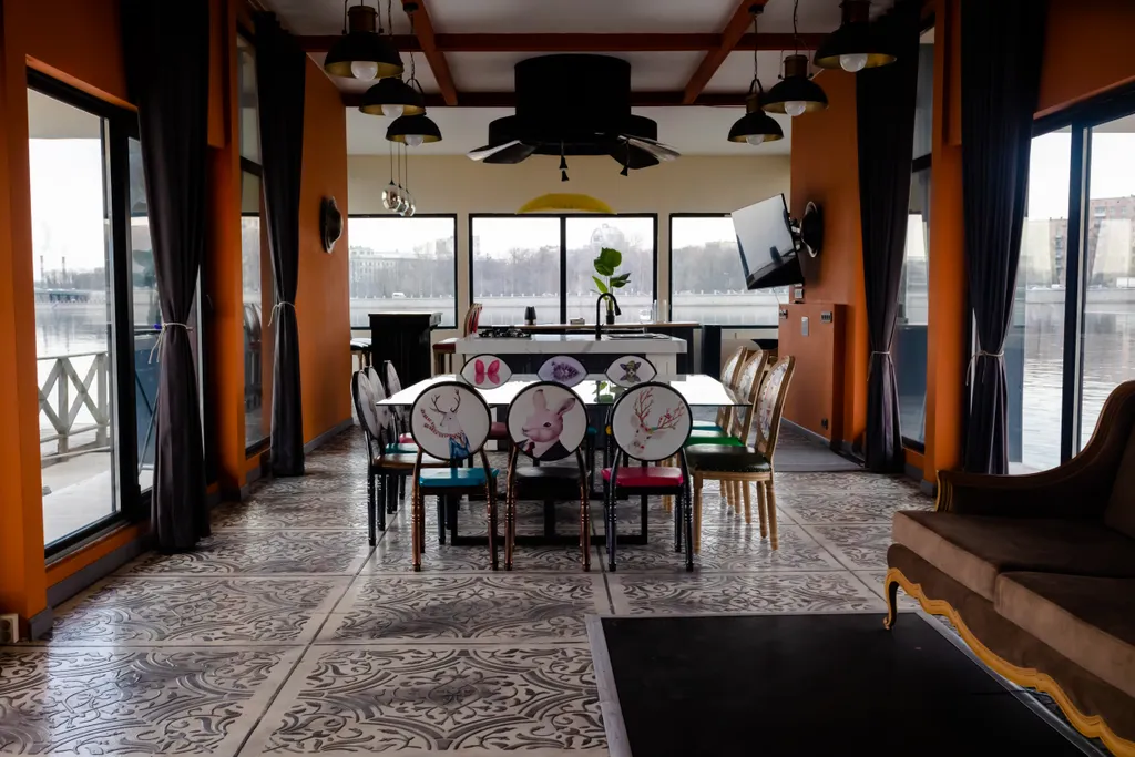 Дом на воде на Петроградской