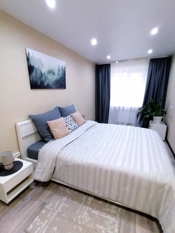 Уютная и тёплая квартира в центре города. Столовая расположена  в доме