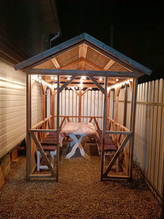 Дом с большим бассейном с видом на море