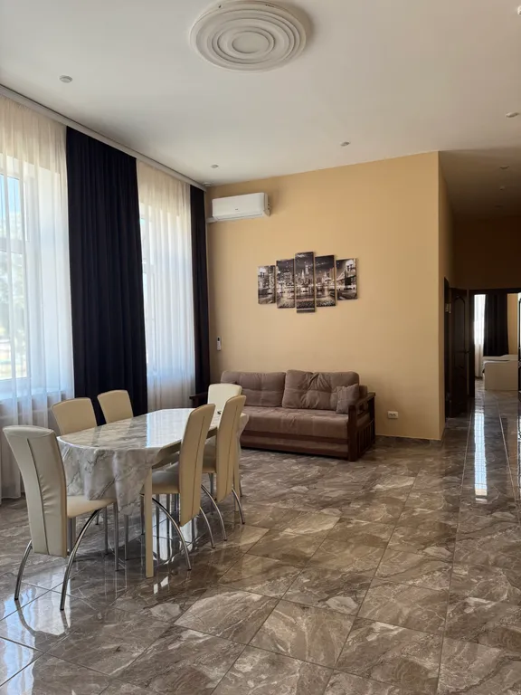 Коттедж Таунхаус у Центрального пляжа — аренда посуточно в Таганрог