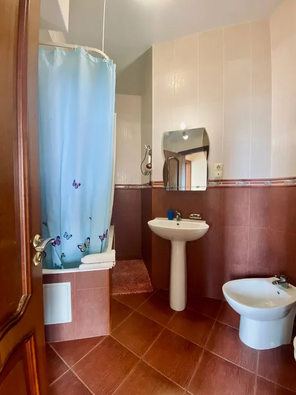 Комнаты с видом на море и горы