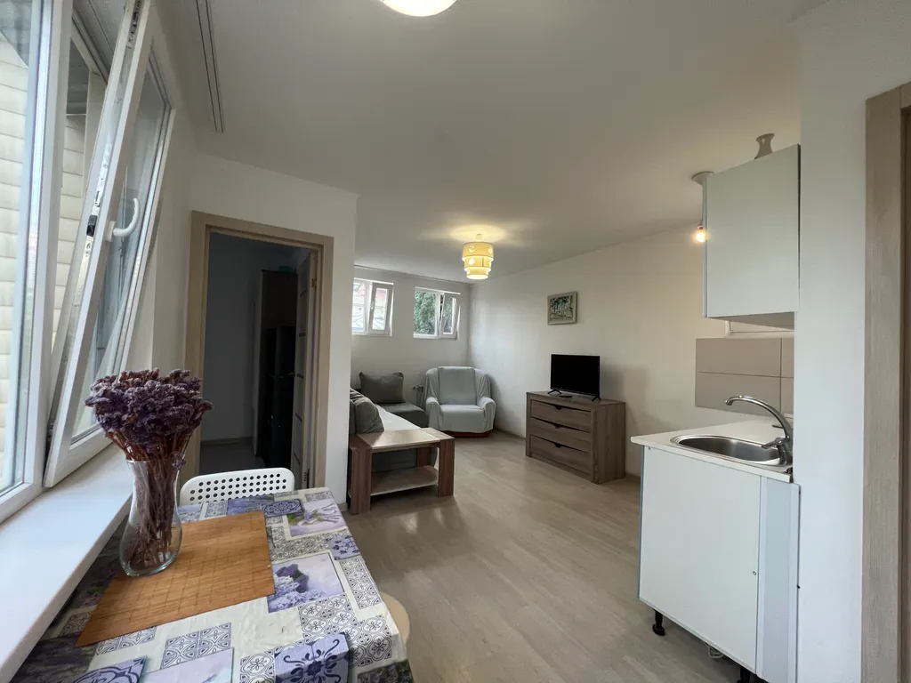 Двухкомнатная квартира в центре возле Массандровского пляжа