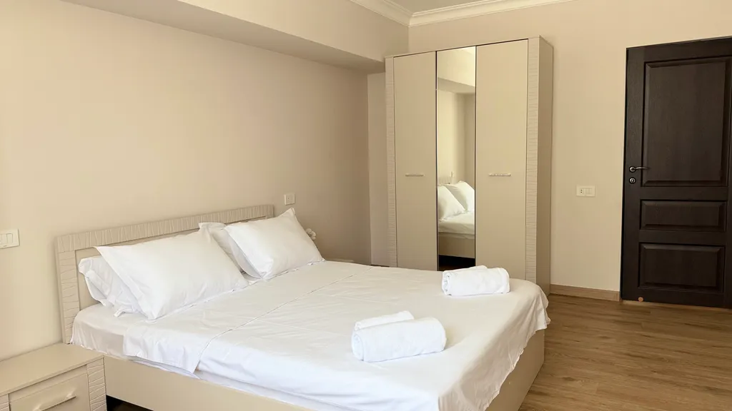 Уютная квартира с 2 спальнями в центре города рядом с Площадью