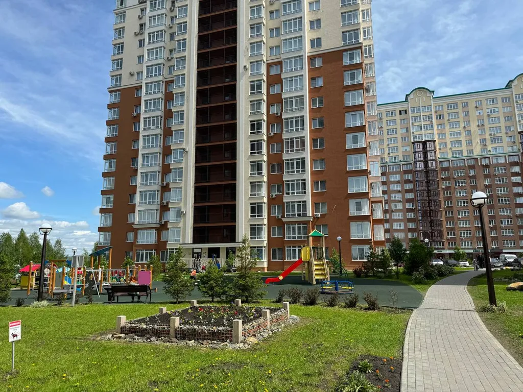 Студия в новом доме рядом с кадетским корпусом