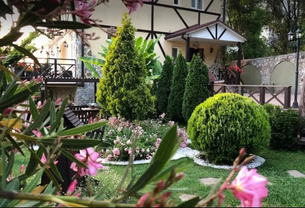 Коттедж Дом с бассейном в дагомысе в тихом месте — Сочи