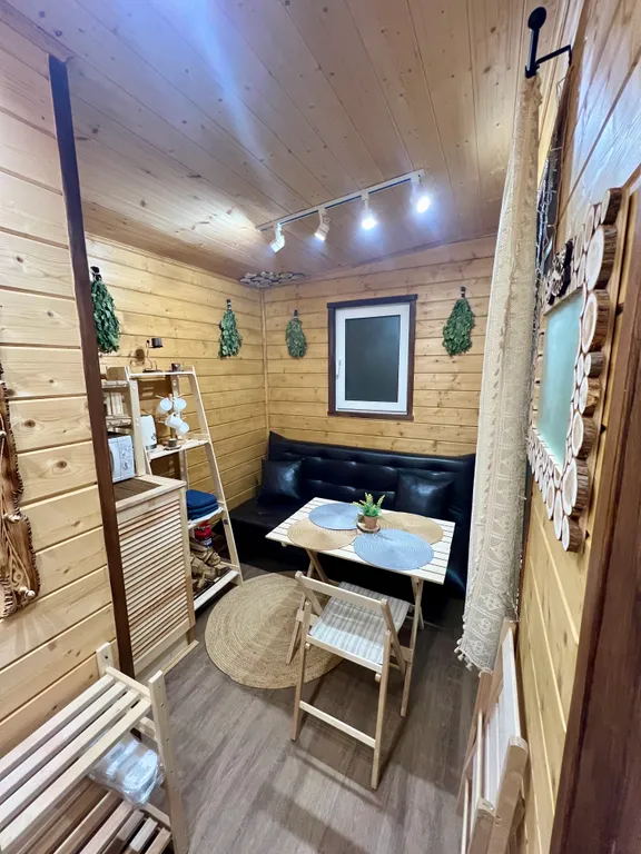 Уютный лесной домик с баней — отдых мечты