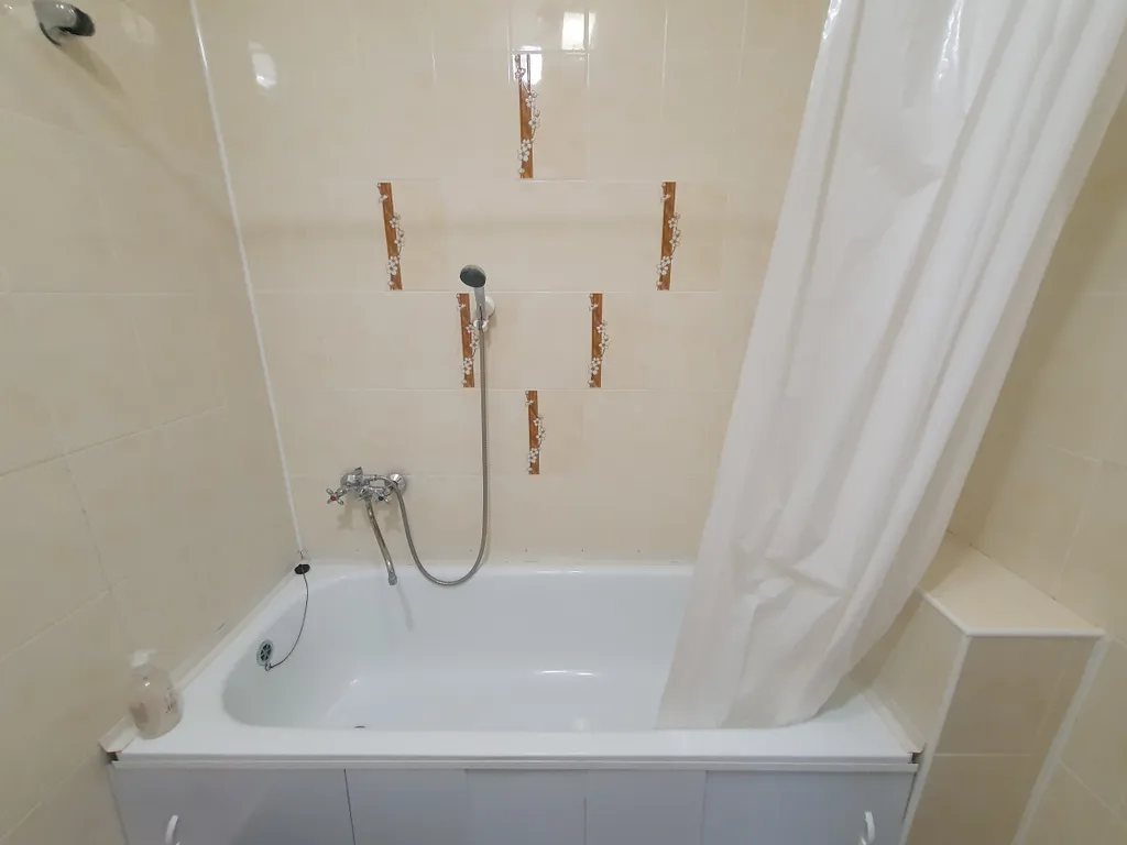 Студия в доме с отдельным входом и санузлом