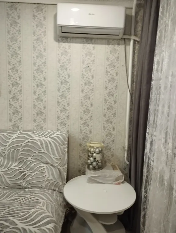 Уютная  и комфортная комната в центре города с жилой лоджией