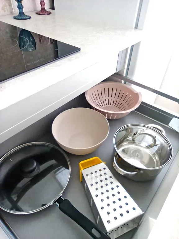 Студия в классическом стиле с видом на реку