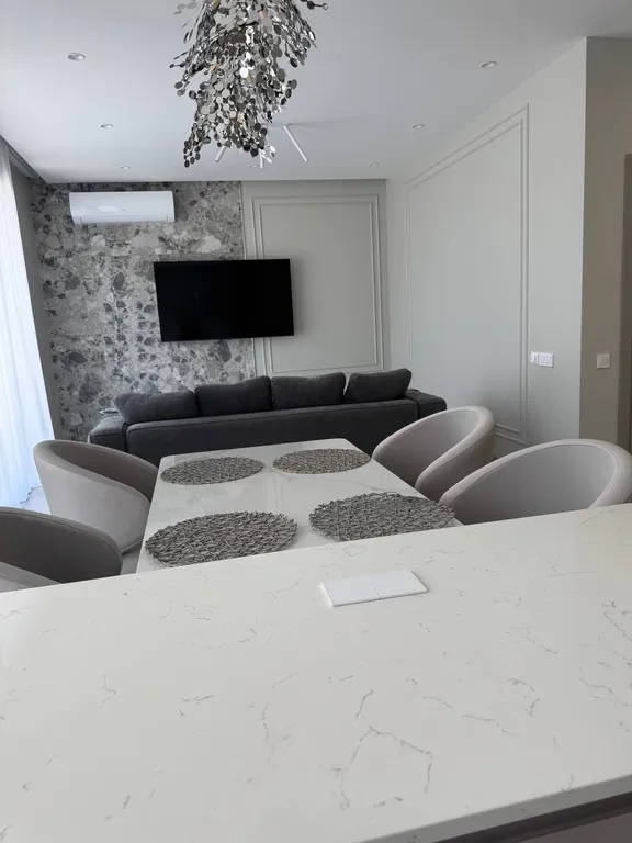 4 комнатный Дом с бассейном