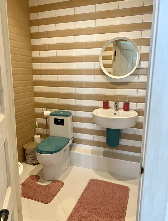 Дом с бассейном у моря