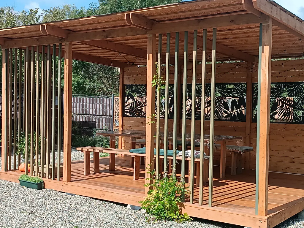 Дом с бассейном